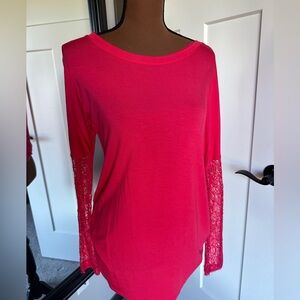 Heather by Bordeaux bright pink shirt size XS with lace sleeves.